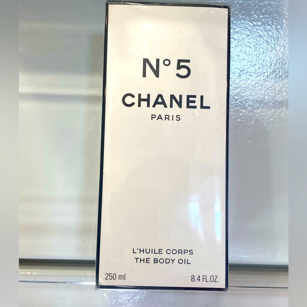 Authentic Chanel N•5 fragrant body oil 8.4 fluid ounce. BNIB new unopened box